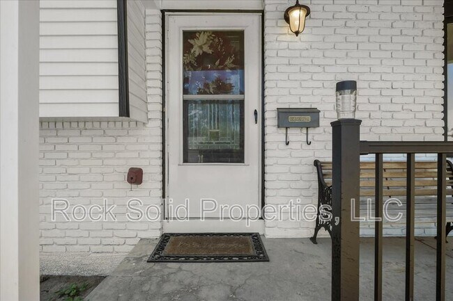 Building Photo - 1039 Melton St