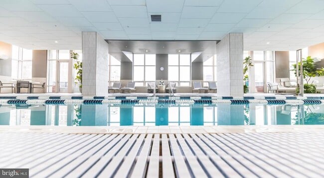 Building Photo - 202 W Washington Square