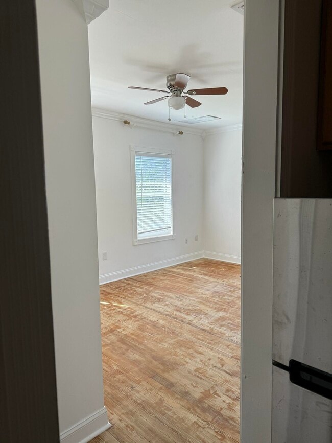 Building Photo - 258 Seminole Ave