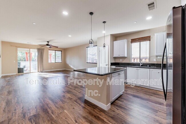 Foto del edificio - 30643 View Ridge Ln