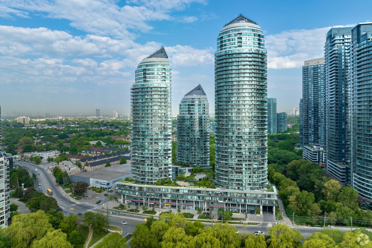 Primary Photo - 2230 Lakeshore Blvd W