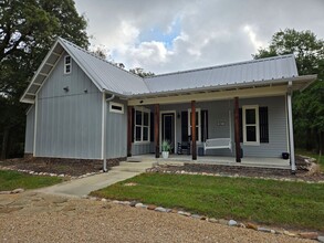 Building Photo - 5424 Raymond Stotzer Pkwy