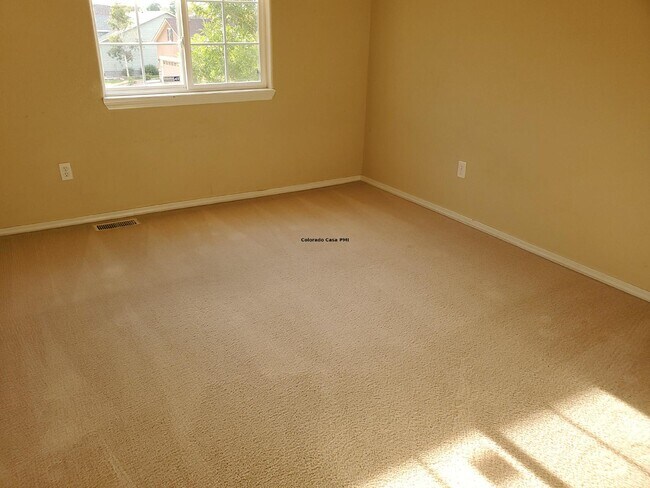 Foto del edificio - Single Family Home 5 bed 3 Bath on Golf Co...