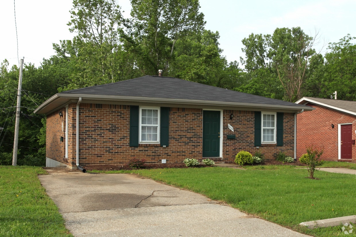 Primary Photo - West Francis Place Apartments