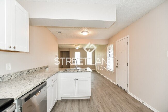 Building Photo - Charming 2 Bedroom Home in Grand Prairie, ...