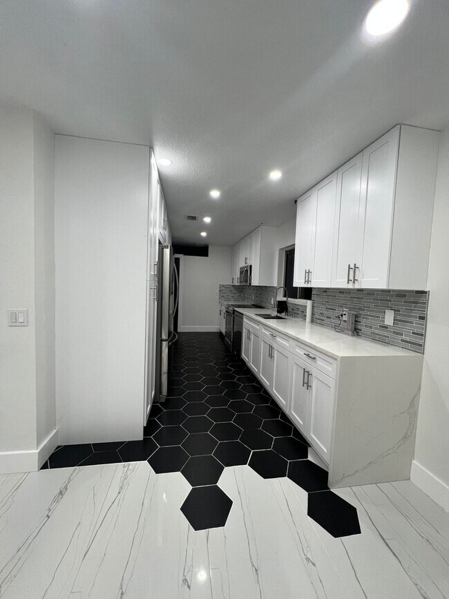 Foto del edificio - 2216 SE Newcastle Terrace