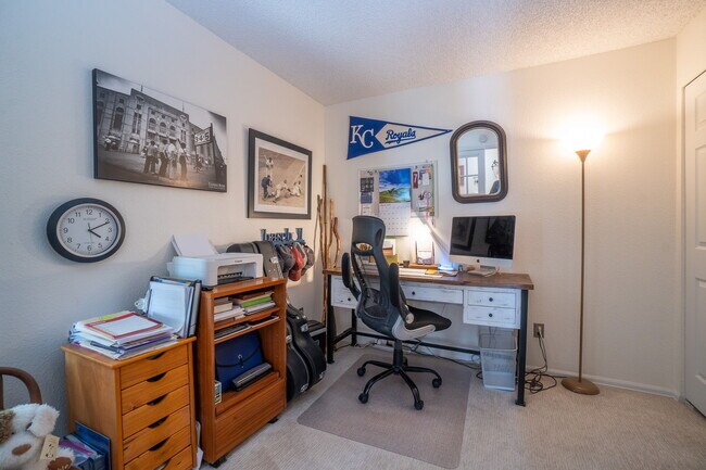 Building Photo - 7450 Singing Hills Ct