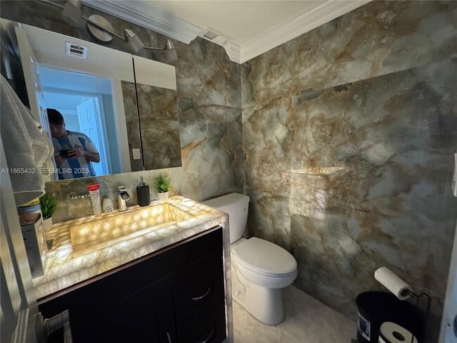 Foto del edificio - 1811 Jefferson St