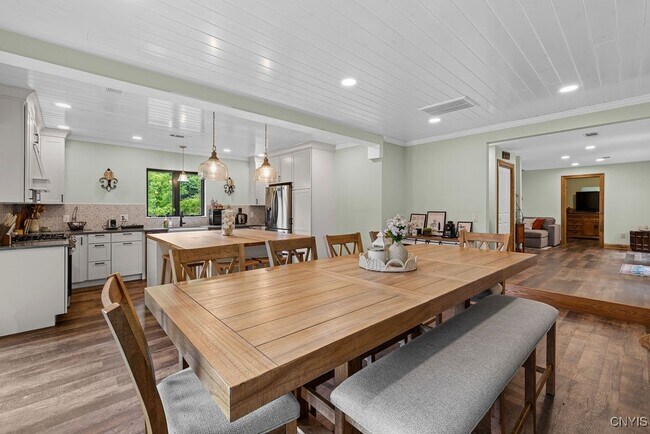 Foto del edificio - 7643 Mill Rd