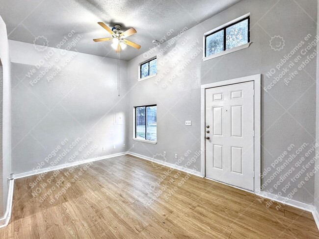 Building Photo - 1108 W McCarty Ln