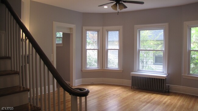Building Photo - 11 Clarendon Pl