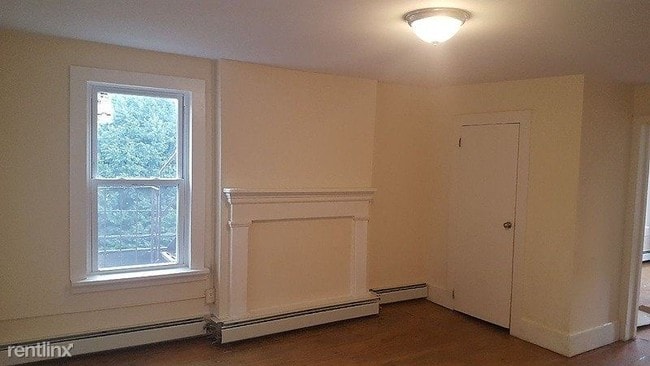 Building Photo - 3 br, 1 bath Apartment - 56 Lander Street 2