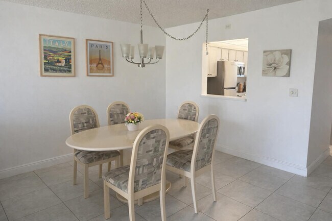 Foto del edificio - 3300 W Rolling Hills Cir