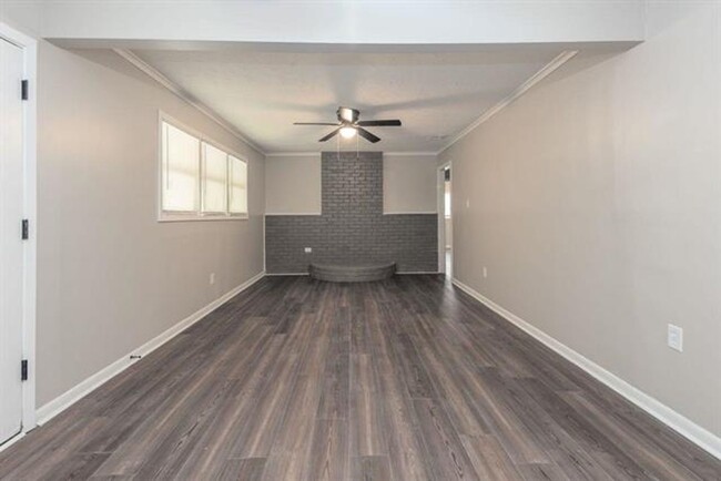Building Photo - New Fully Renovated Home - Open to Section 8