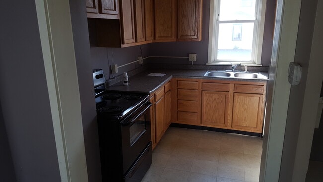 Kitchen - 901 N 6th St