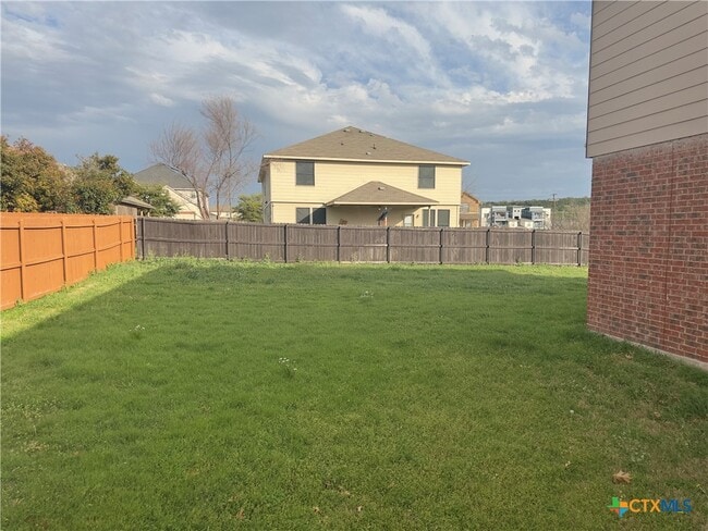 Building Photo - 2617 White Moon Dr