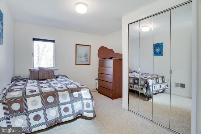 Foto del edificio - 1080 Carriage Hill Ct