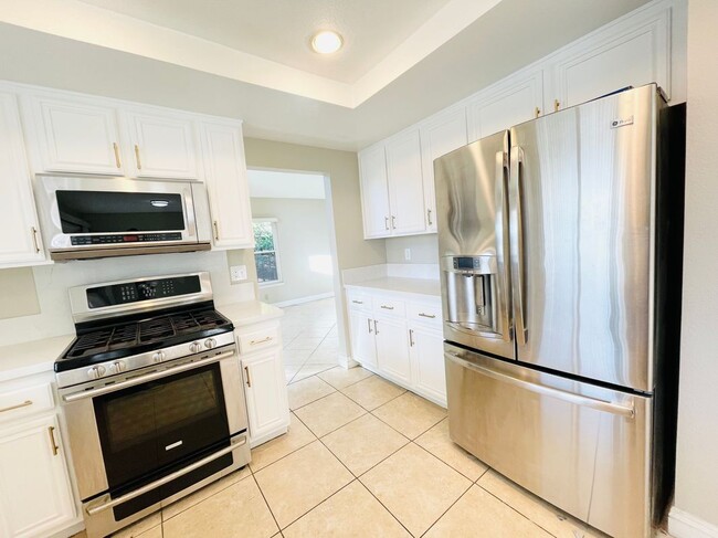 Building Photo - 440 Yellowstone Cir
