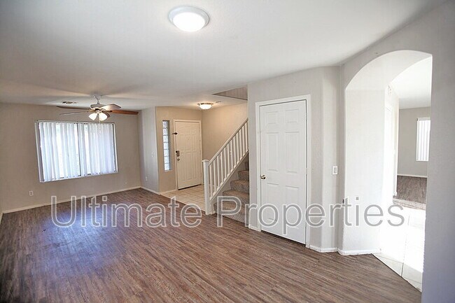 Foto del edificio - 15821 N 165th Ln
