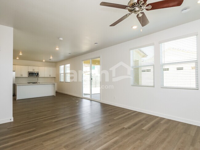 Foto del edificio - 20177 W Thomas Rd