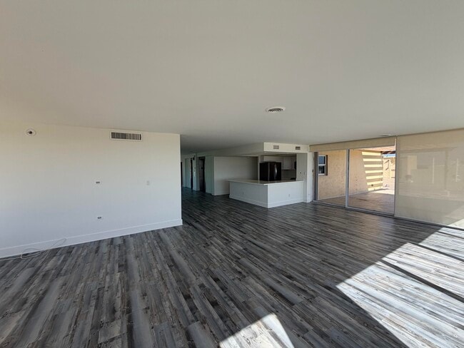 Foto del edificio - 2000 NE 135th St