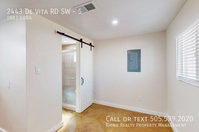 Foto del edificio - 2443 De Vita Rd SW