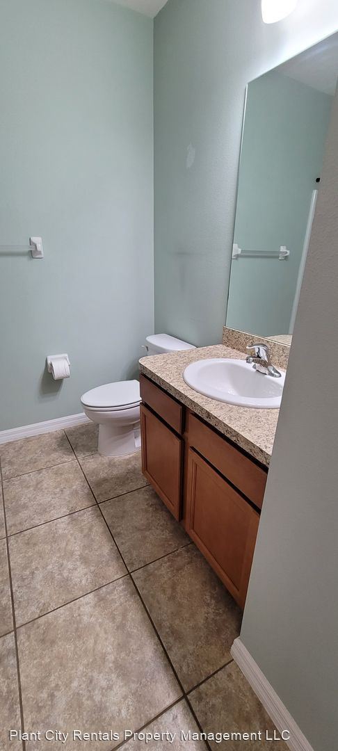 Building Photo - 3 br, 2.5 bath House - 817 Ashentree Dr.
