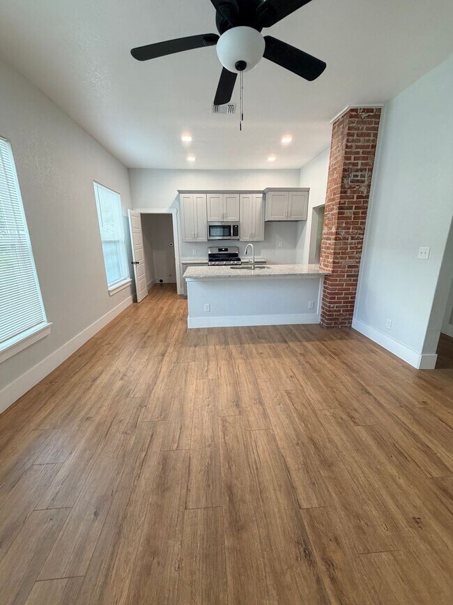 Foto del edificio - Beautiful Renovated Home Available for Lease!