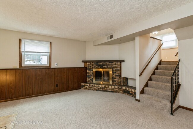 Building Photo - 120 Jackman Dr