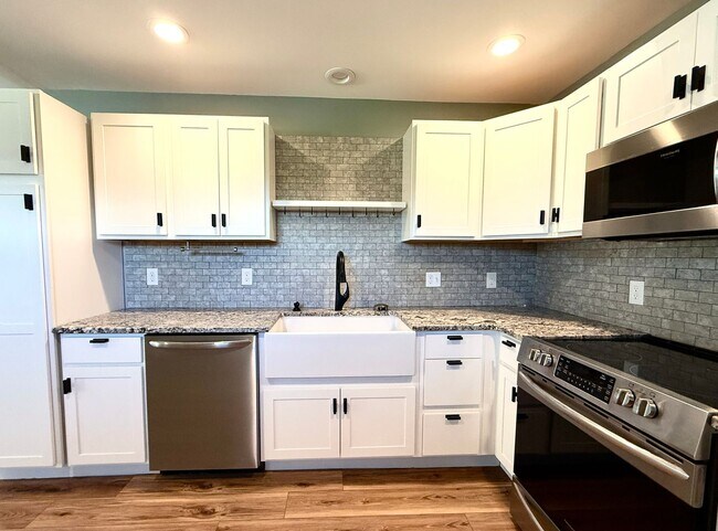 Foto del edificio - 272 Lauren Tice Rd