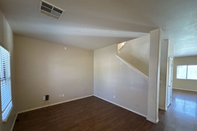 Foto del edificio - COMING SOON - Large 3 Bed / 2 Bath Home wi...