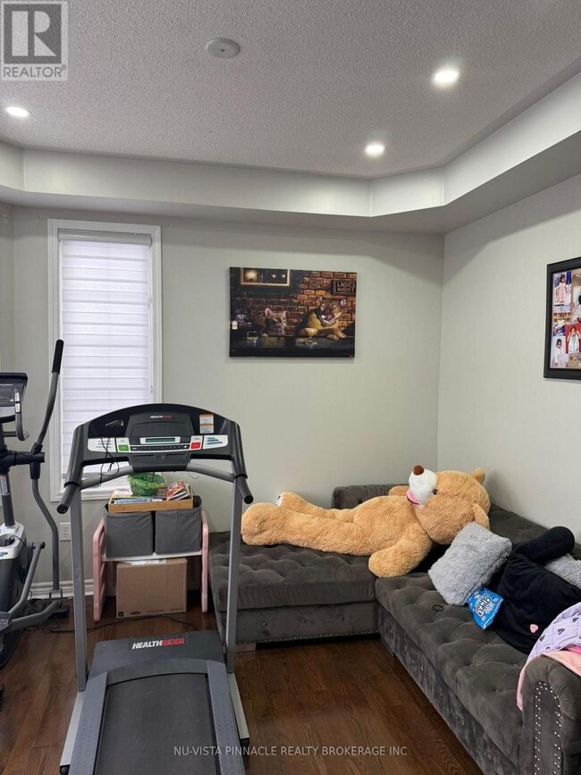 Building Photo - 205 Valleyway Dr