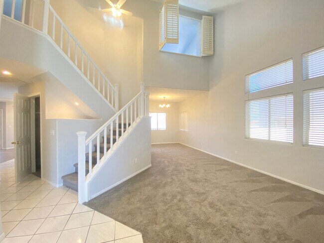 Foto del edificio - FANTASTIC SINGLE-FAMILY HOUSE WITH 4 BEDROOMS