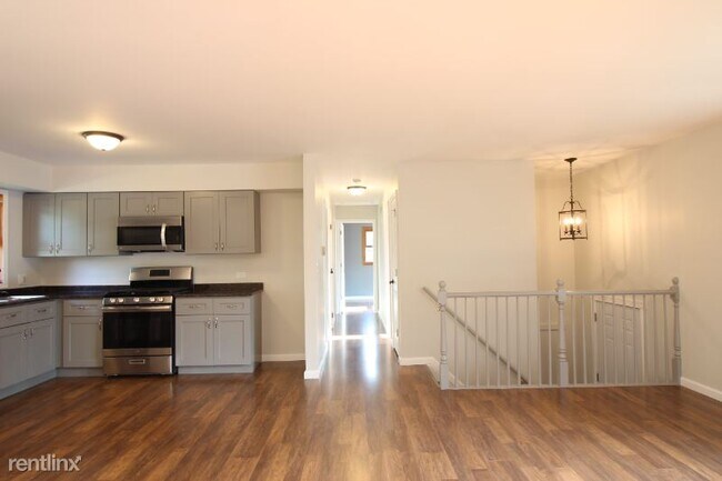 Foto del edificio - 5 br, 2 bath House - 20547 N EUGENE AVE
