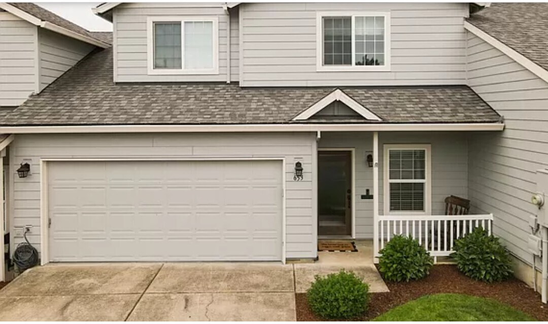 653 N Wilshire Ct, Newberg, OR 97132 Townhome Rentals in Newberg OR