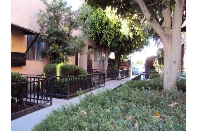 Building Photo - Slauson Apartments