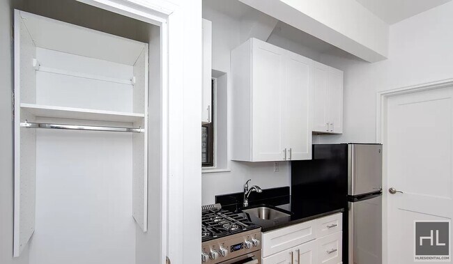 Foto del edificio - EAST 81 STREET