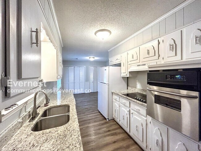 Building Photo - 803 Canterbury Cove