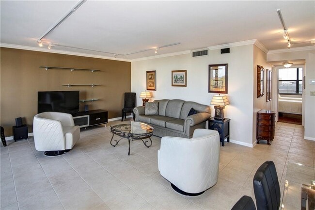 Building Photo - 936 Intracoastal Dr