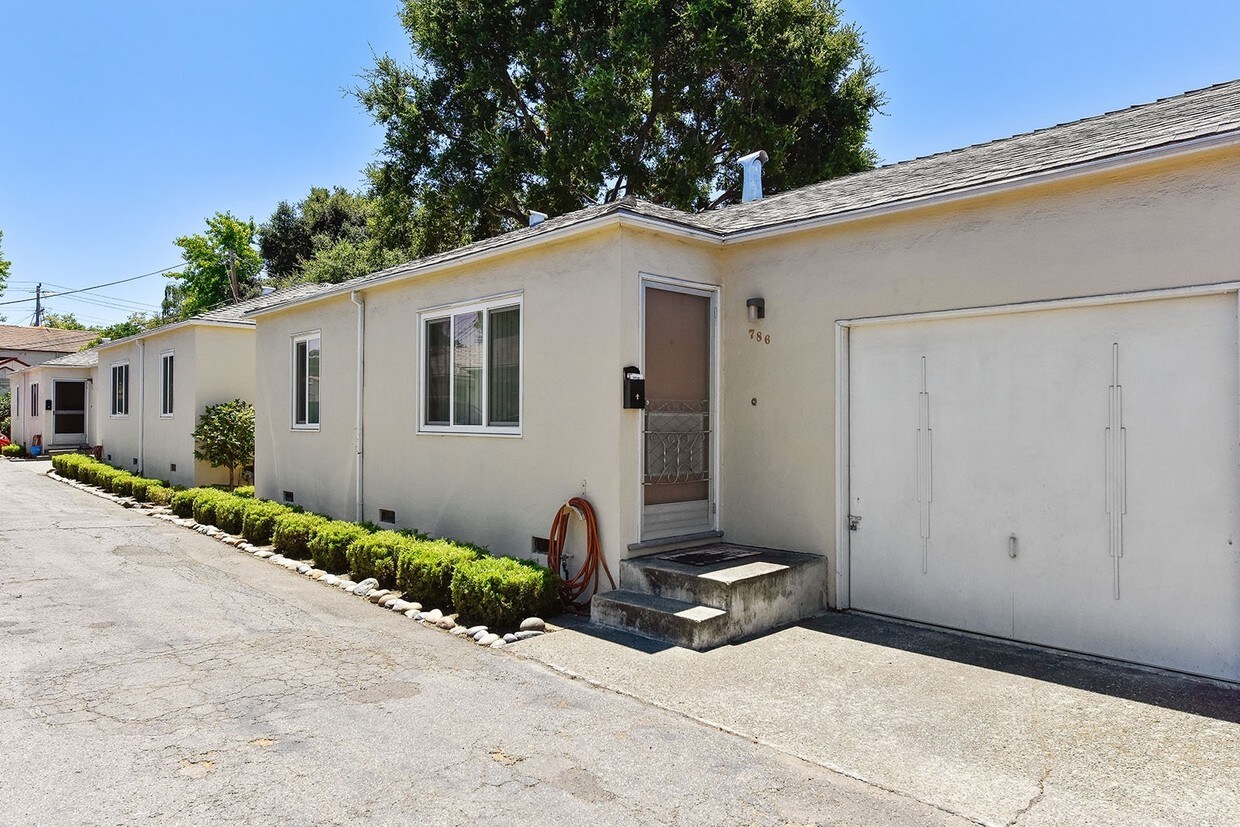 780 Pinedale Court Apartments in Hayward, CA