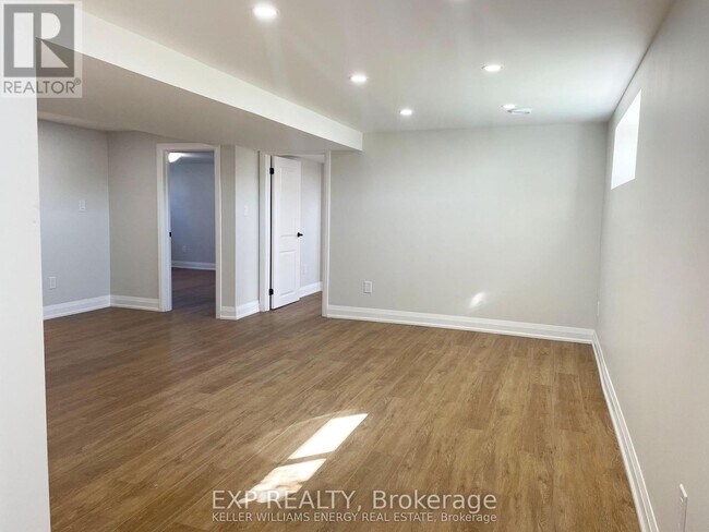 Photo du bâtiment - 533 Carman Ct