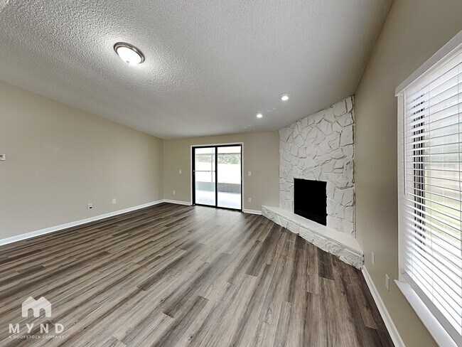 Foto del edificio - 1348 Bear Run Blvd