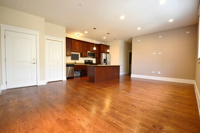 Building Photo - 2827 W Belden Ave
