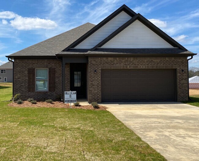 Building Photo - Home for Rent in Jemison, AL...  Available...