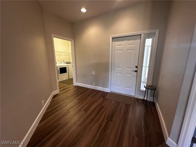Building Photo - 9241 Bayberry Bend