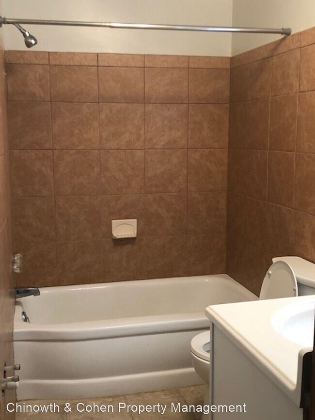 Building Photo - 1 br, 1 bath House - 210 E 3rd Ave