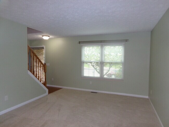 Building Photo - Gorgeous, 4 Bed 3.5 Bath Huber Heights hom...