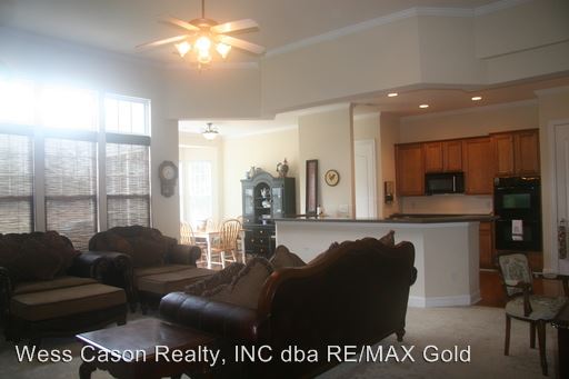 Building Photo - 1141 Sarandon Dr