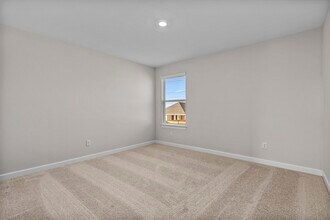 Building Photo - 10807 Hickory Ln