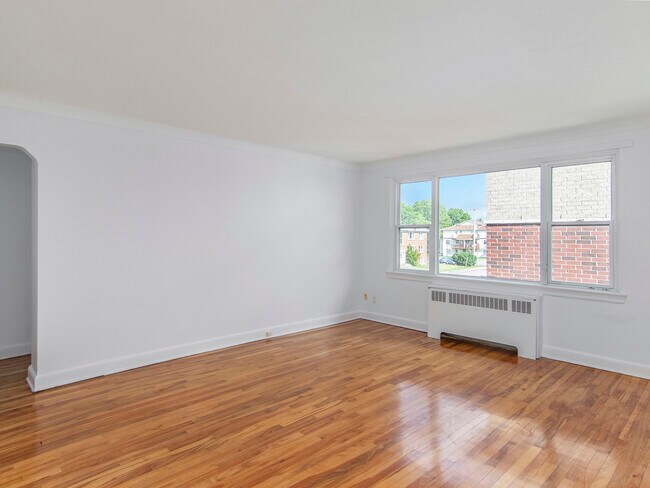 Photo du bâtiment - 340–376 Tillbury Avenue